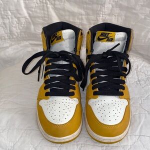 Nike High-Top Sneakers 1 Retro  in yellow black
